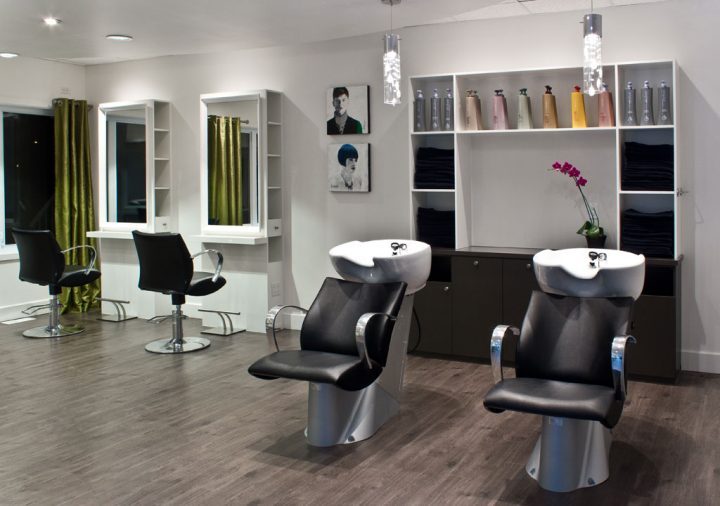 Chaise de coiffure & de barbier, Mobilier salon de coiffure